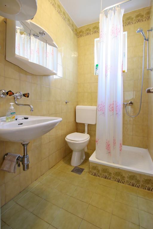 Apartment Ines Porec Esterno foto